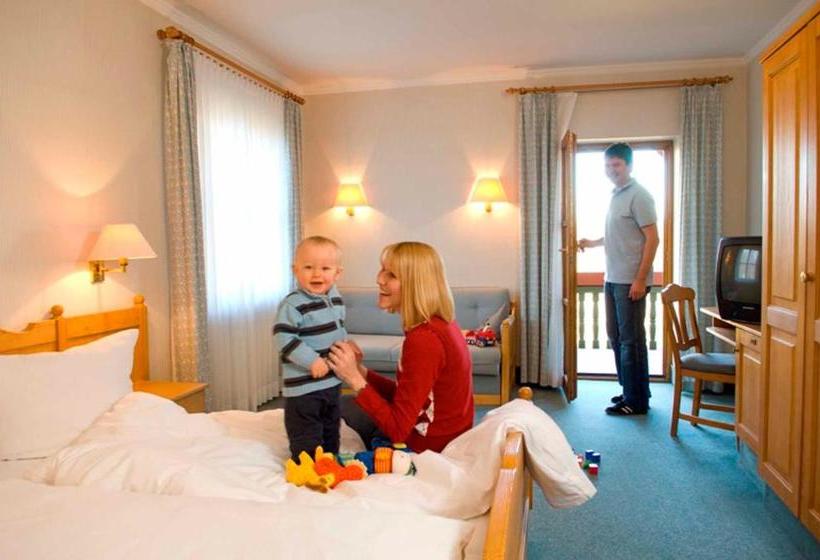 Hotelli Goldener Hirsch