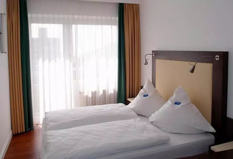 Hotelli Gästehaus Am Räuschenberg