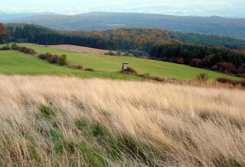 Hotelli Gästehaus Am Räuschenberg