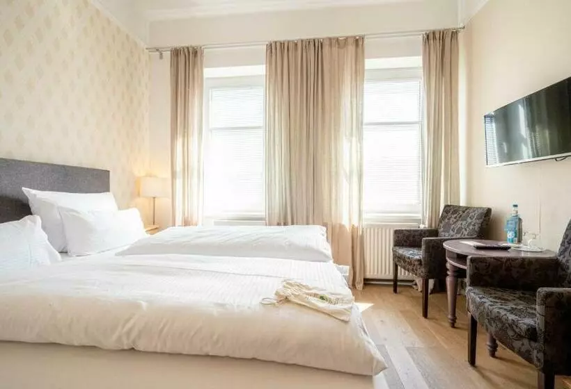 Hotelli Logierhaus Am Denkmal