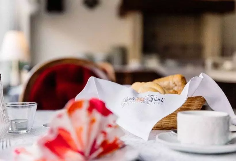 Hotelli Logierhaus Am Denkmal