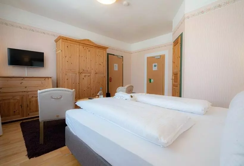 Hotelli Logierhaus Am Denkmal