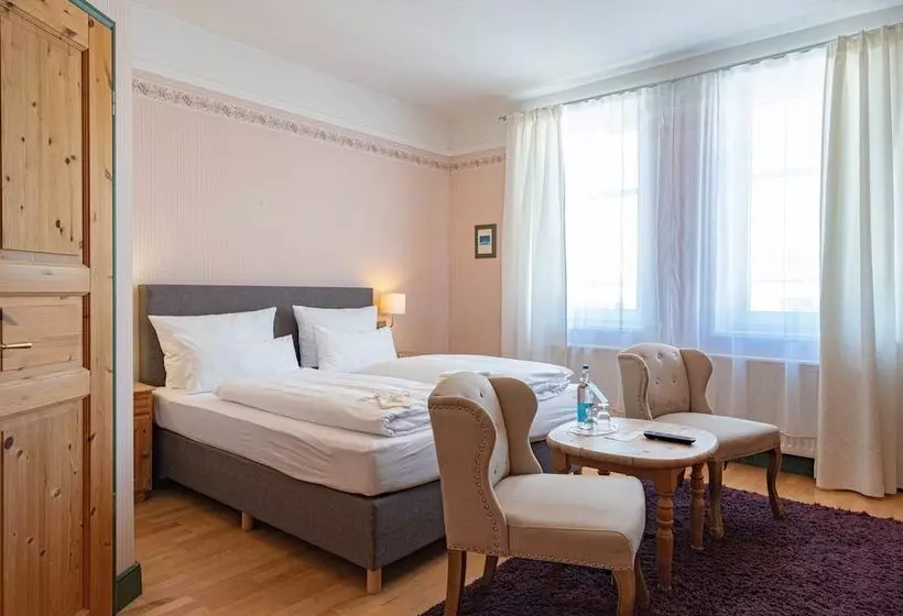 Hotelli Logierhaus Am Denkmal