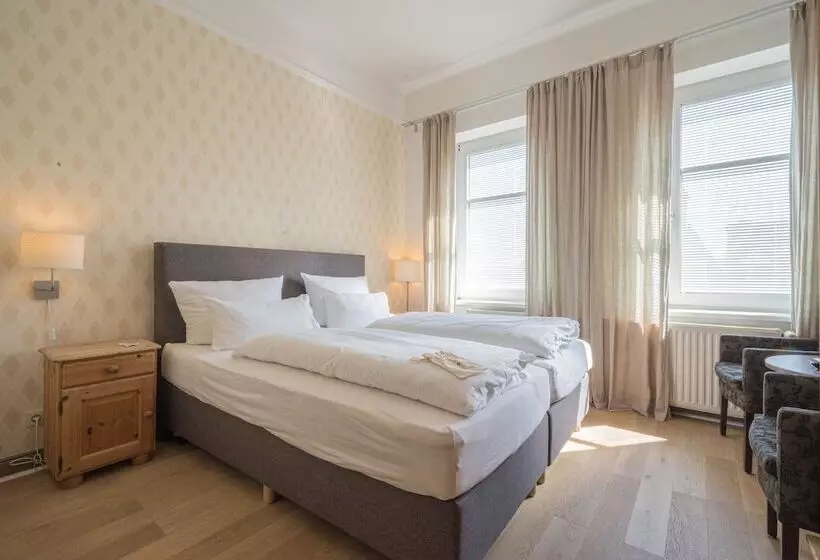 Hotelli Logierhaus Am Denkmal