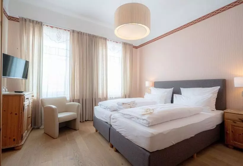 Hotelli Logierhaus Am Denkmal