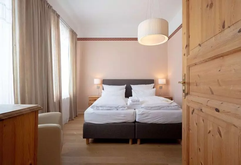 Hotelli Logierhaus Am Denkmal