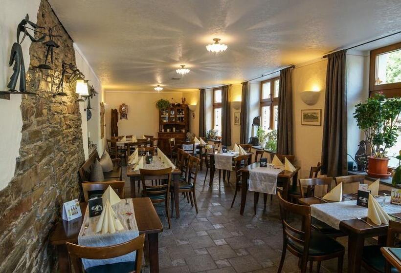 Moselland Hotel Im Enderttal Zum Onkel Willi