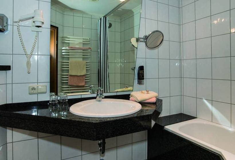 Moselland Hotel Im Enderttal Zum Onkel Willi