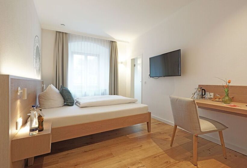 בית מלון כפרי Schattenhofer Braugasthof