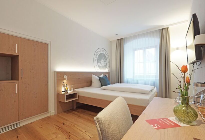 בית מלון כפרי Schattenhofer Braugasthof