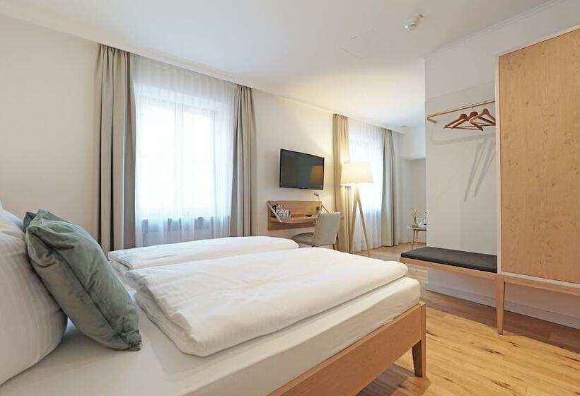 בית מלון כפרי Schattenhofer Braugasthof