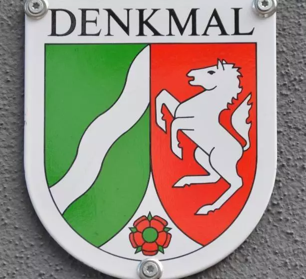 ホテル Six! Eat Work Sleep