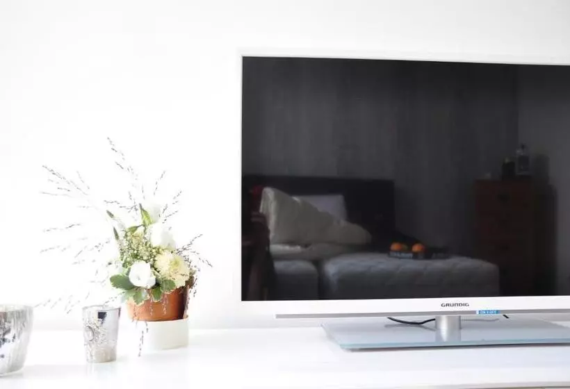 ホテル Six! Eat Work Sleep