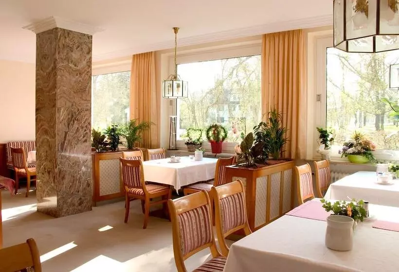 Wohlfühlhotel Am Rosengarten Garni