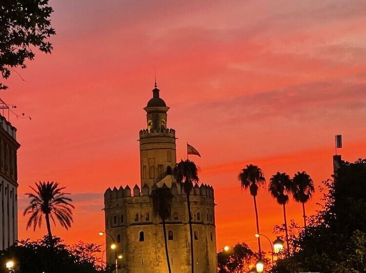 هتل Casa Art Sevilla