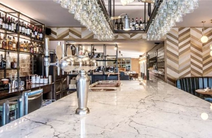 ホテル Rooms Above Sugar Boat