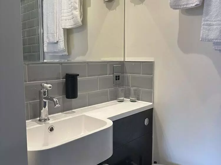 Hotelli Rooms Above Sugar Boat