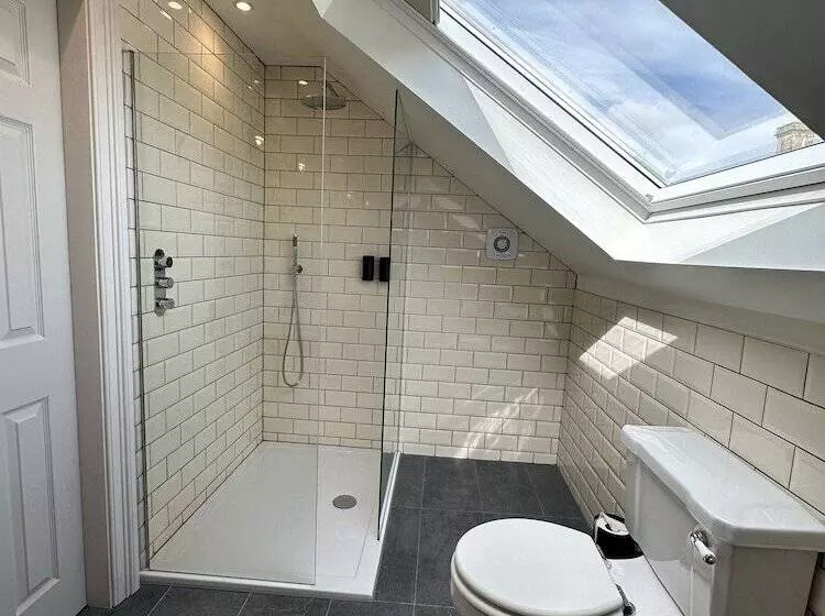 Hotelli Rooms Above Sugar Boat