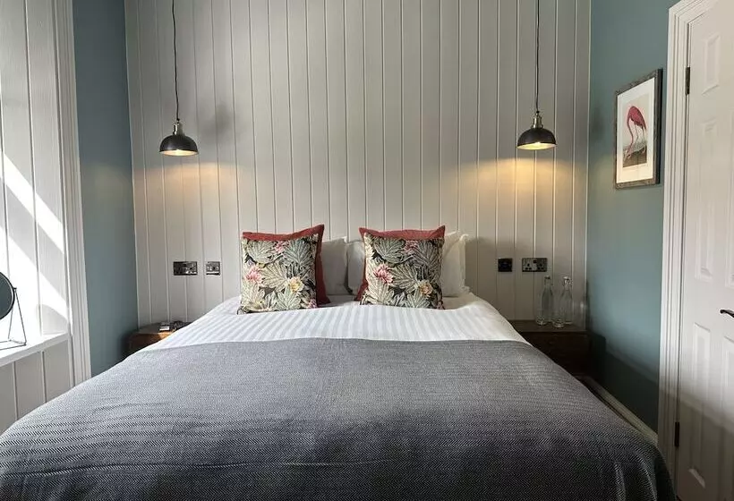 Hotelli Rooms Above Sugar Boat