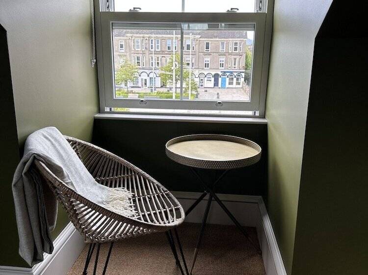 ホテル Rooms Above Sugar Boat