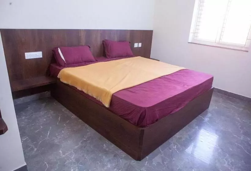 Hotelli Varshini Palace