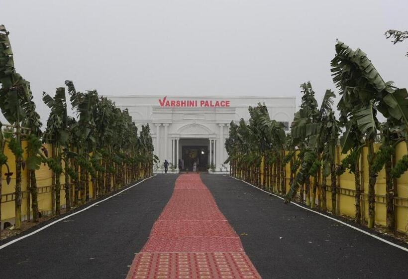 Hotel Varshini Palace