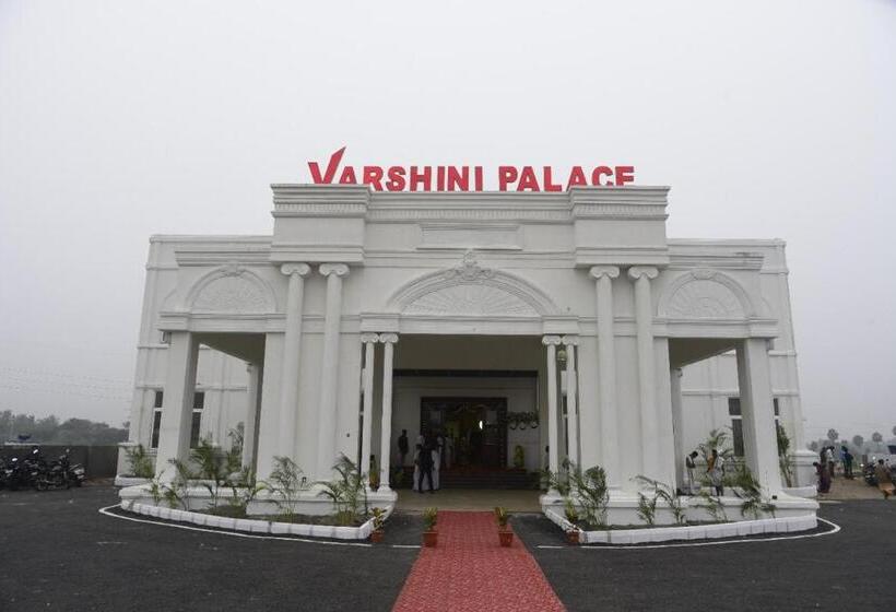 Hotel Varshini Palace