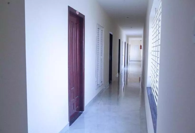 Hotelli Varshini Palace