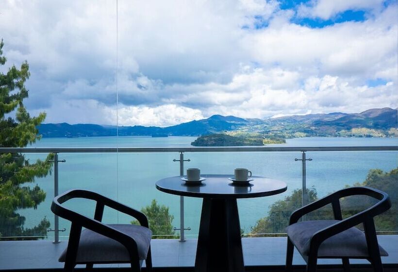 אתר נופש Entre Islas Lodge