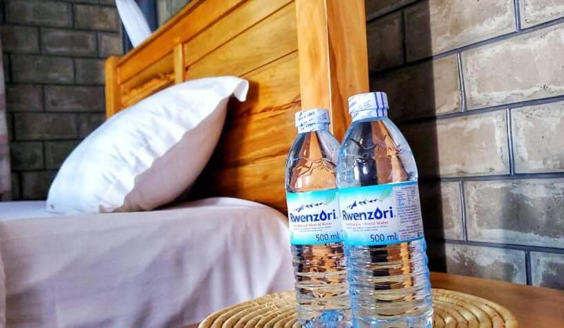 هتل Gipir And Labongo Safari Lodge Ltd