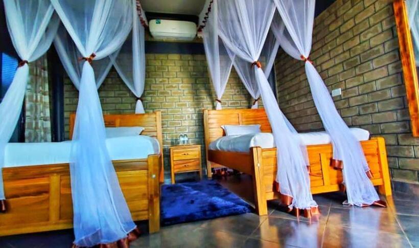 هتل Gipir And Labongo Safari Lodge Ltd