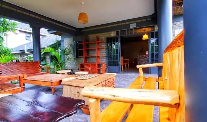 هتل Gipir And Labongo Safari Lodge Ltd