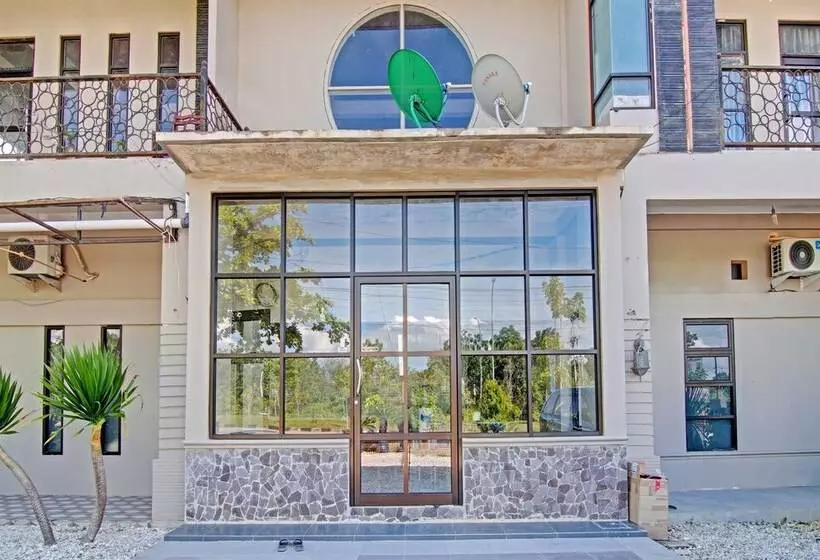 ホテル Oyo 91985 Penginapan Noer Syariah