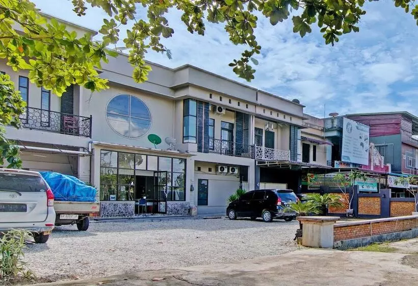 ホテル Oyo 91985 Penginapan Noer Syariah