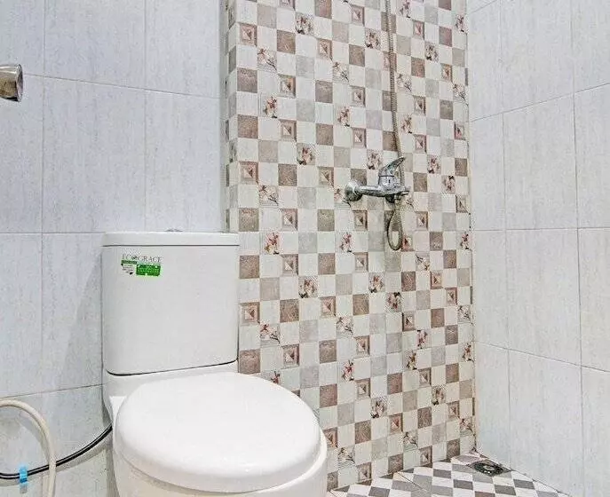 ホテル Oyo 91985 Penginapan Noer Syariah