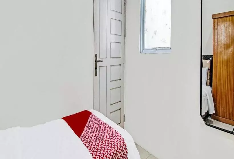 ホテル Oyo 91986 Annajah Homestay Syariah