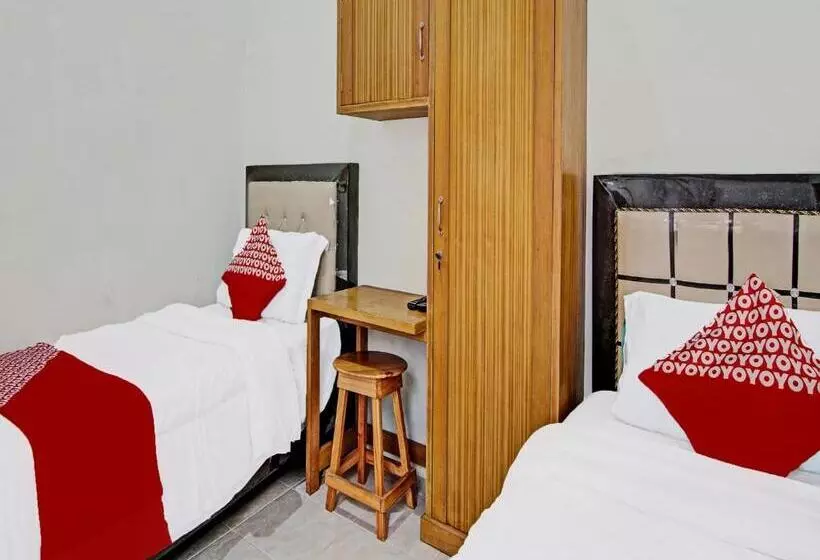 ホテル Oyo 91986 Annajah Homestay Syariah