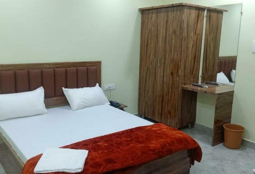 בית מלון כפרי Shagun Banquet And