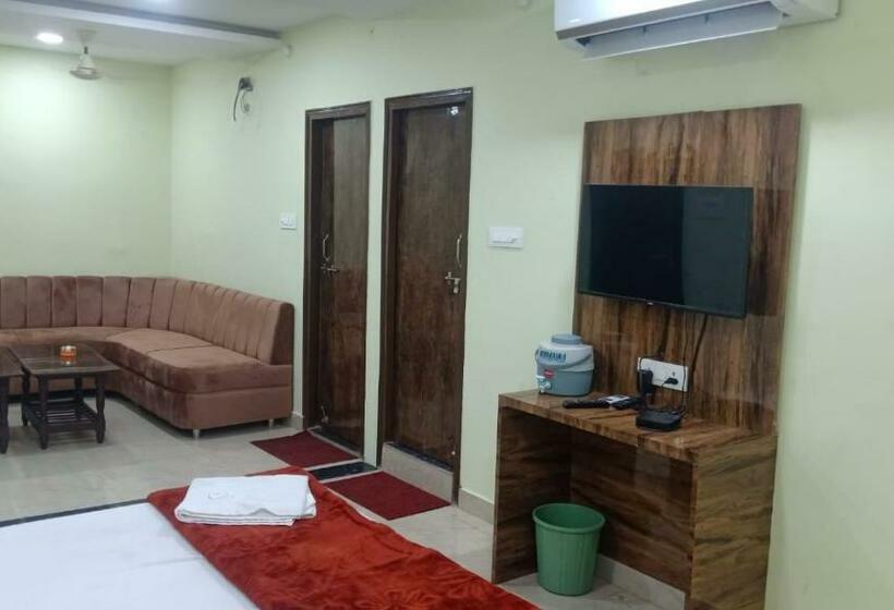 בית מלון כפרי Shagun Banquet And