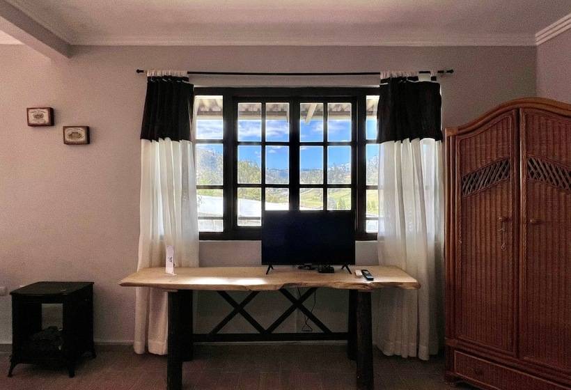 Pension Estancia Jardín De Teresita