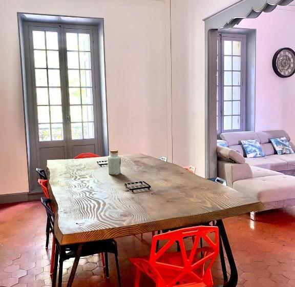 הוסטל Le Palace