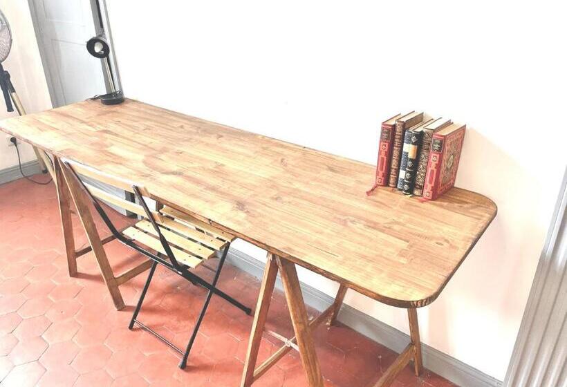 הוסטל Le Palace