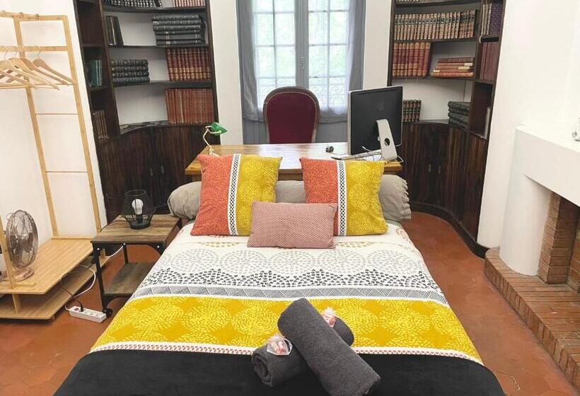 הוסטל Le Palace