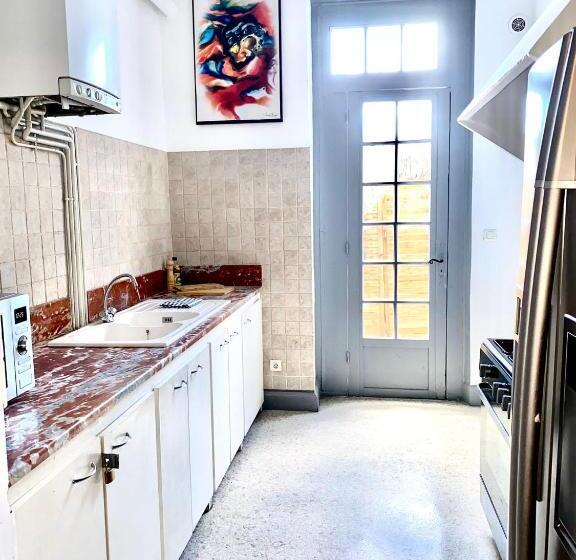 הוסטל Le Palace