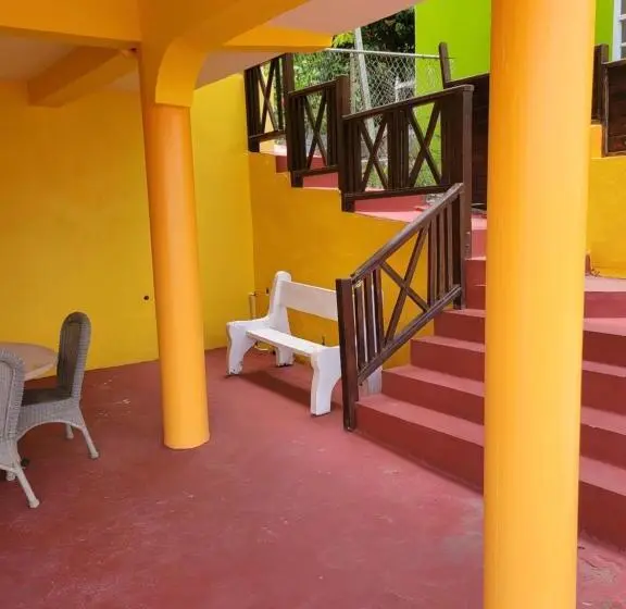 تختخواب و صبحانه Casa De Amor Suites And Tours