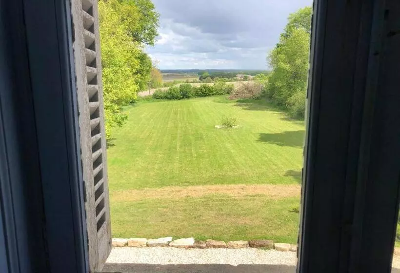 Aamiaismajoitus (B&B) Chateau Morinerie