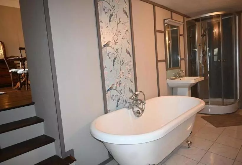 Aamiaismajoitus (B&B) Chateau Morinerie