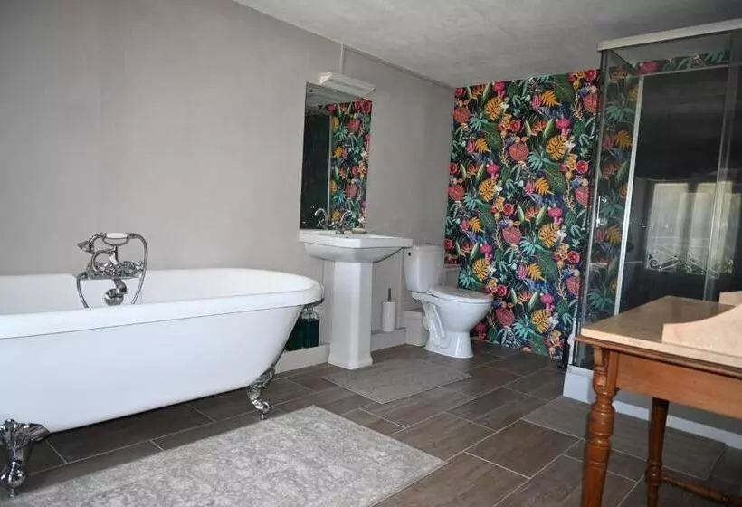 Aamiaismajoitus (B&B) Chateau Morinerie