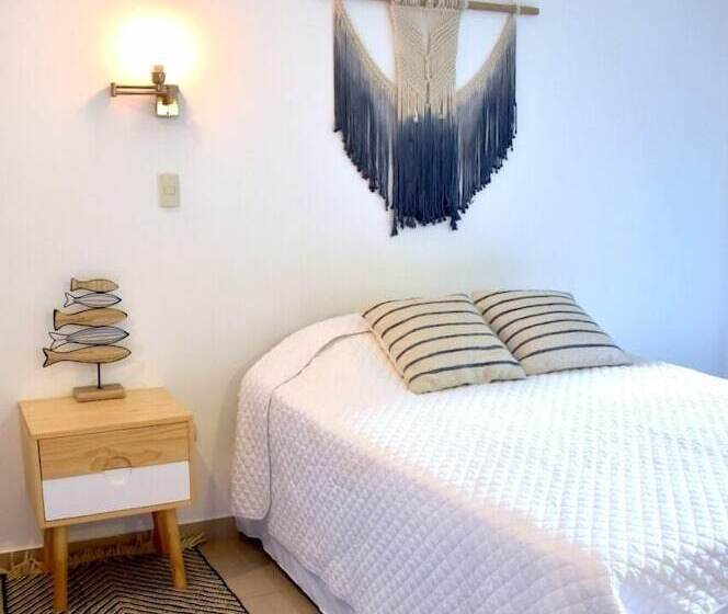 צימר Refugio Surf Lodge