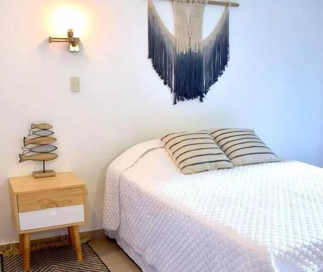تختخواب و صبحانه Refugio Surf Lodge
